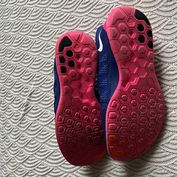 🌸 Nike Free 5.0 Hyper Pink + Jade Sneakers - Picture 9 of 10